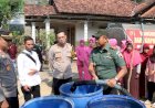 Polres-Ponorogo-Bersama-Bhayangkari-Kembali-Droping-Air-Bersih-Untuk-Warga-Terdampak-Kemarau-Panjang