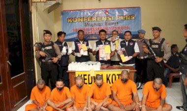 Polisi-Berhasil-Menangkap-Sindikat-Narkoba-di-Kota-Kediri,-Tujuh-Tersangka-Diamankan