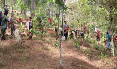 Lestarikan-Hutan-Polres-Tulungagung-Tanam-Pohon-di-D-Capin