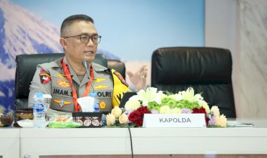 Anev-Sitkamtibmas-2024,-Kapolda-Jatim-Tekankan-Para-Kapolres-Komitmen-Wujudkan-Pemilu-2024-Sukses-dan-Kondusif