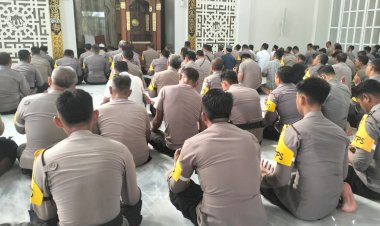 Sebelum-Geser-ke-TPS,-Polisi-Sidoarjo-Gelar-Doa-Bersama