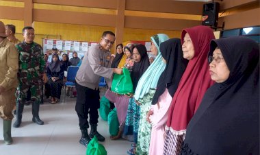 Kapolsek-Tanggulangin-Hadiri-Distribusi-Bansos-Dampak-Banjir