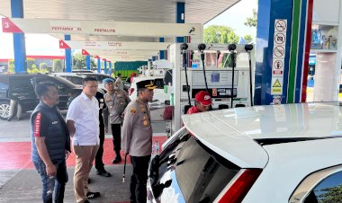 Wujudkan-Rasa-Nyaman-Pemudik,-Kapolresta-Sidoarjo-Cek-SPBU-Cegah-Penyalahgunaan-Pengisian-BBM