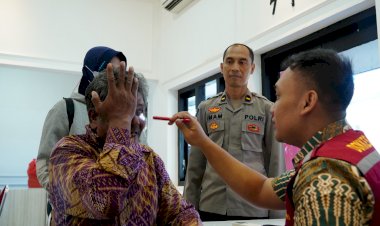 Bakti-Kesehatan-Polres-Ponorogo-Gelar-Screening-Katarak-dan-Bibir-Sumbing