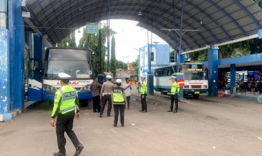 Polres-Situbondo-Gelar-KRYD-di-Terminal-dan-Jalur-Pantura-Imbangi-Ops-Puri-Agung-2024-Pengamanan-WWF-di-Bali