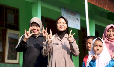 Brigadir-Yuvina,-Sosok-Polwan-Cantik-yang-Piawai-Berbahasa-Isyarat-dari-Polresta-Banyumas