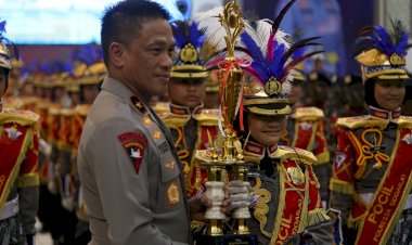 Wakapolda-Jatim-Serahkan-Trophy-3-Pemenang-Lomba-Pocil-Sambut-Hari-Bhayangkara-ke--78