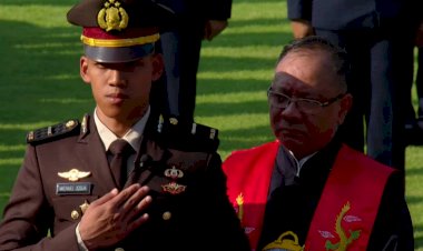 Michael-Josua,-Perwira-Remaja-Polri-Pertama-dan-Satu-satunya-Penganut-Konghucu-yang-dilantik-Presiden-Jokowi