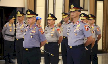 Kapolri-Pimpin-Kenaikan-Pangkat-16-Pati-Polri