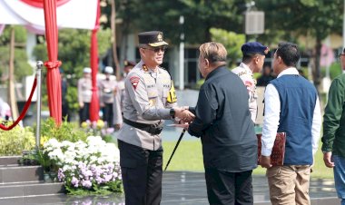 Pimpin-Apel-Gelar-Pasukan,-Kapolda-Jatim-Siapkan-Walpri-untuk-Pengamanan-Paslon-dalam-Pilkada-Jatim-2024