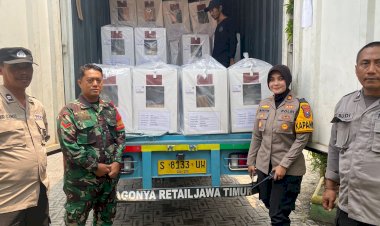 Personel-Pengamanan-Kawal-Ketat-Distribusi-Logistik-Pilkada-2024-di-Kabupaten-Sidoarjo