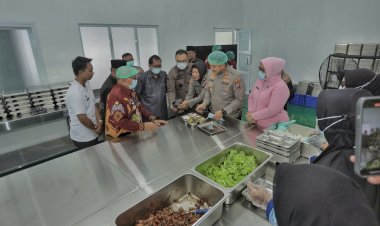 Polres-Blitar-Launching-SPPG-di-Jimbe-Wujudkan-Dukungan-Polri-Terhadap-Generasi-Sehat