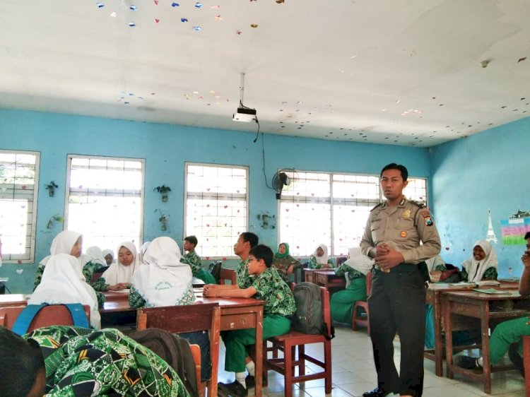 Sat Binmas Polresta Sidoarjo Perkuat Wawasan Kebangsaan di Kalangan Pelajar