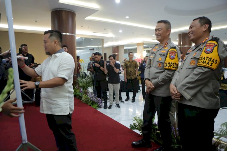 Gelar Piramida, Kapolda Jatim Bersama Media Deklarasikan Pemilu Damai