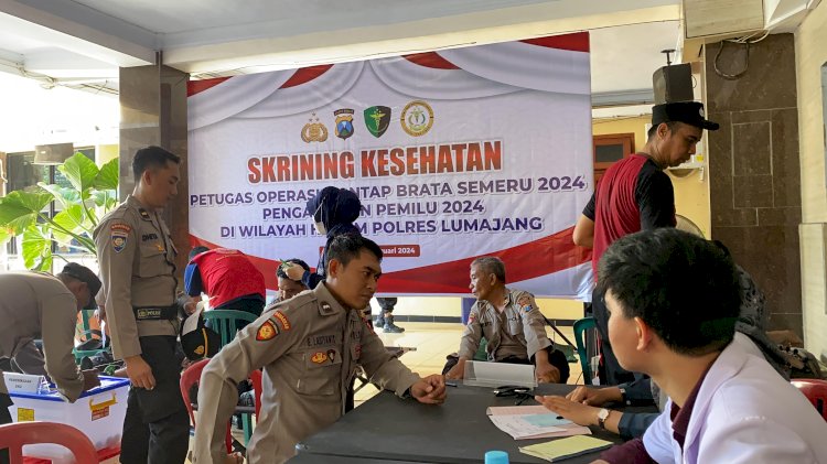 Polda Jatim Beri Bantuan Kesehatan Untuk Petugas KPPS dan Pam Pemilu