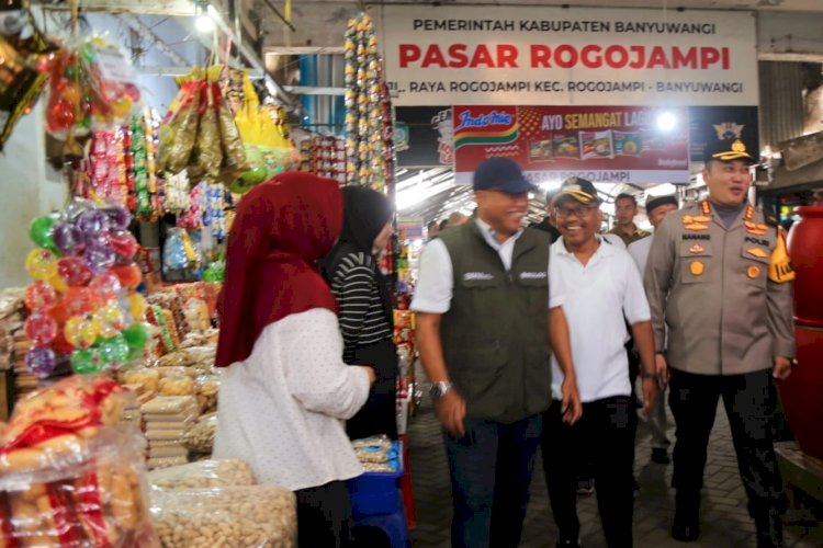 Bersama Satgas Pangan, Kapolresta Banyuwangi Sidak Pasar Cek Ketersediaan dan Harga Beras