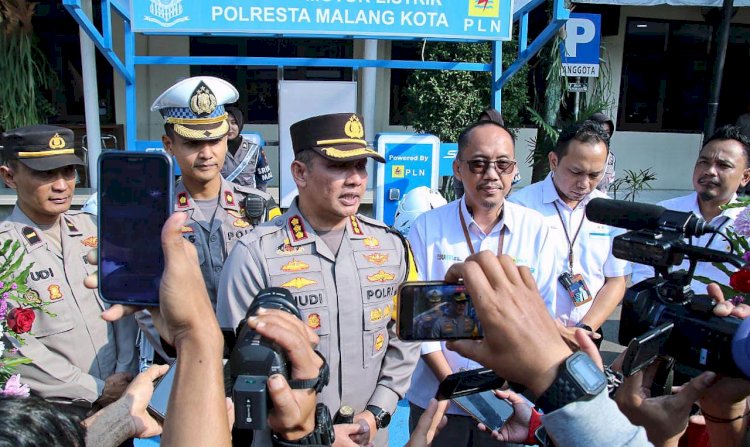 Dukung Kurangi Gas Buang, Kapolresta Malang Kota Lounching SPKLU, Hasil Kolaborasi dengan PT PLN