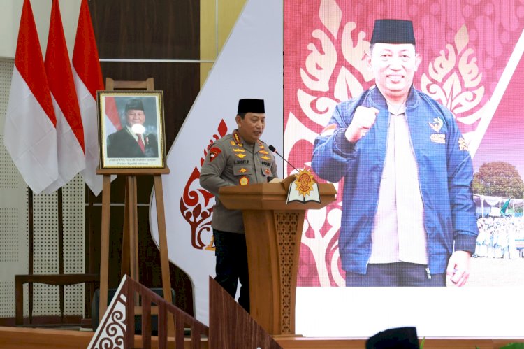 Hadiri Penutupan Pleno Hima Persis, Kapolri: Mari Jaga Keberagaman Untuk Wujudkan Indonesia Emas 2045