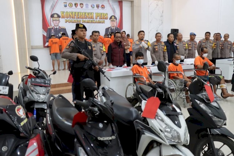 Polres Pamekasan Komitmen Berantas Tindak Kriminal 16 Tersangka Kasus Curanmor dan Narkoba Diringkus