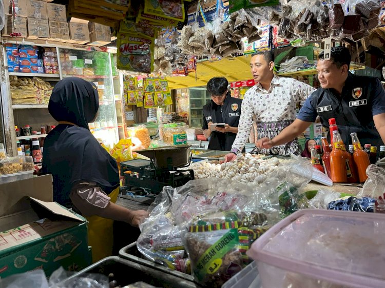 Polisi Bersama TPID Kabupaten Bojonegoro Sidak Pasar Tradisoinal Jelang Ramadhan