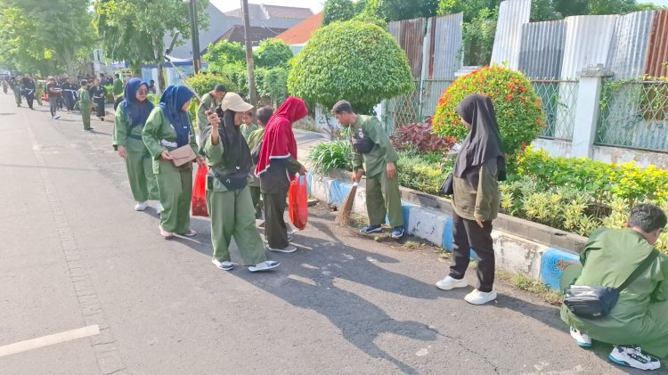 Kompak, Polres Pasuruan Kota Bersih - bersih Sampah Bersama Ratusan Pesilat dari Berbagai Perguruan