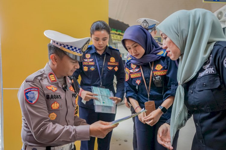 Tingkatkan Keselamatan Lalu Lintas, Polres Jember Gelar Ramp Check Angkutan Umum