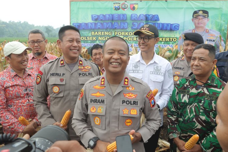 Polres Mojokerto Panen Raya Jagung Hasil Olah Lahan Tidur untuk Ketahanan Pangan