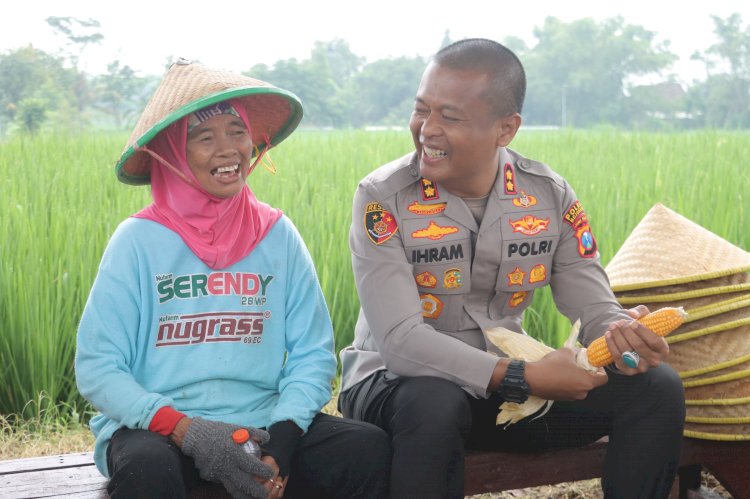 Usai Curhat ke Kapolres Mojokerto Petani Jagung Lega Hasil Panen Diserap Bulog Sesuai HPP