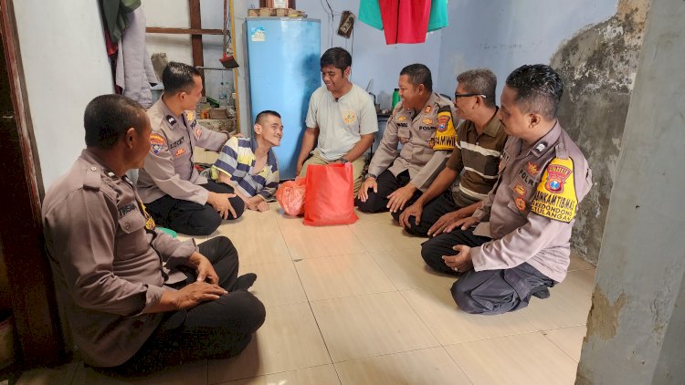 Kapolsek Tulangan Bantu Warga Keterbatasan Fisik