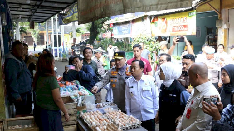 Sidak Pasar Bersama Forkopimda, Kapolresta Malang Kota Ingatkan Tengkulak Agar Tidak Timbun Bahan Pokok