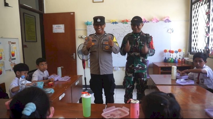 Kompak TNI-Polri di Trenggalek Semangati Pelajar SLB untuk Masa Depan Gemilang