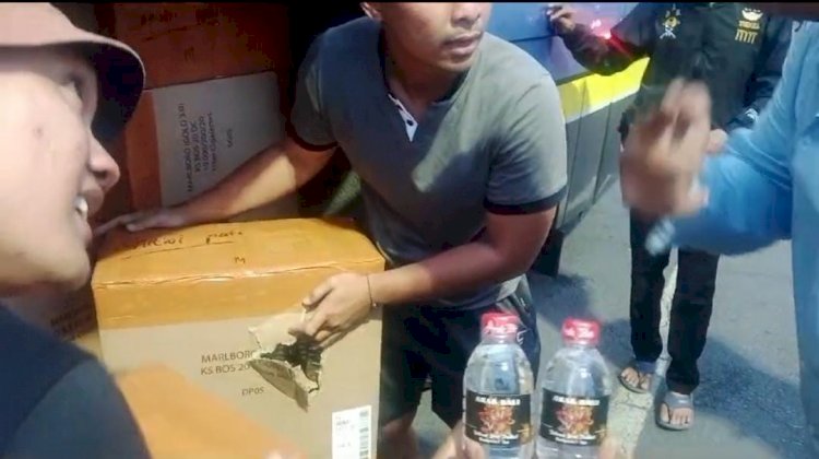 Polisi Berhasil Gagalkan Penyelundupan Ribuan Botol Miras Ilegal di Banyuwangi