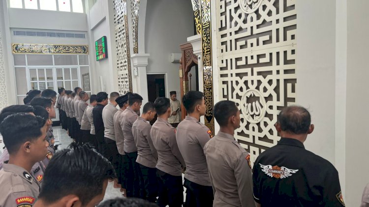 Polresta Sidoarjo Shalat Ghaib untuk Korban Penembakan di Way Kanan