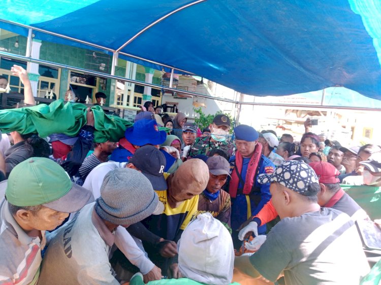 Tim SAR Gabungan Polres Probolinggo Berhasil Temukan ABK di Perairan Gili Ketapang Pasca 3 hari Hilang