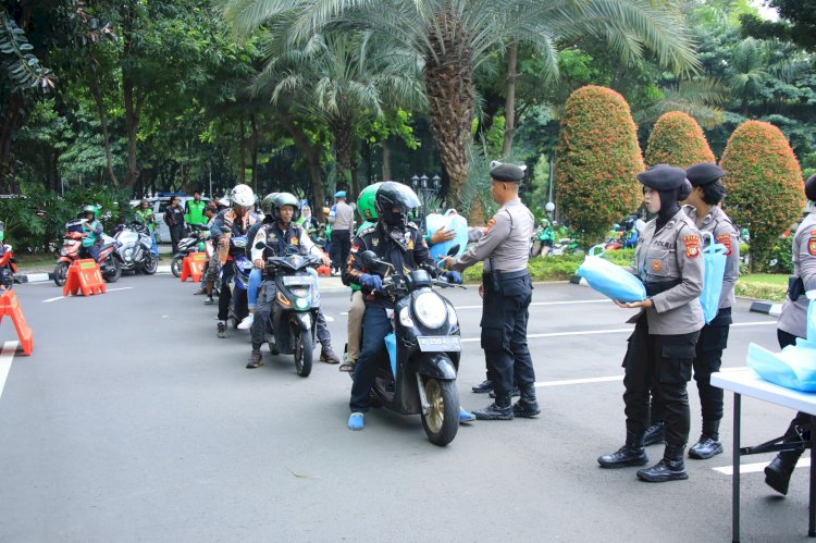 Gelar Jum’at Peduli, Polda Metro Jaya Ajak Komunitas Ojek Online Jaga Jakarta